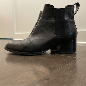 Black rag & bone walker boot in size 7.5